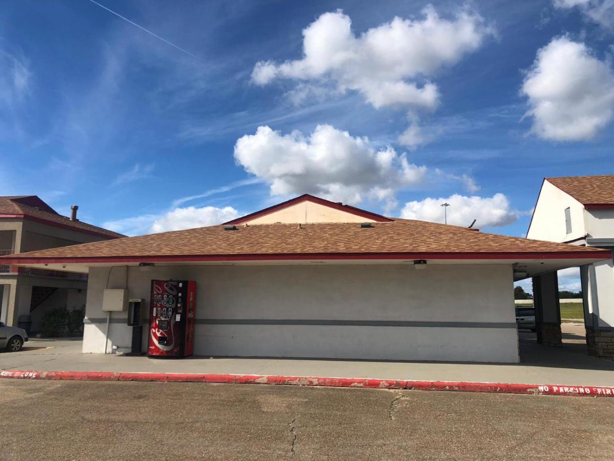 Executive Inn & Suites Beaumont Bagian luar foto