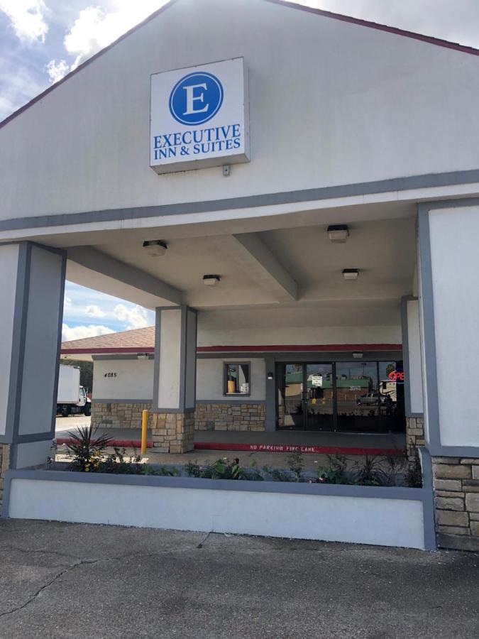 Executive Inn & Suites Beaumont Bagian luar foto